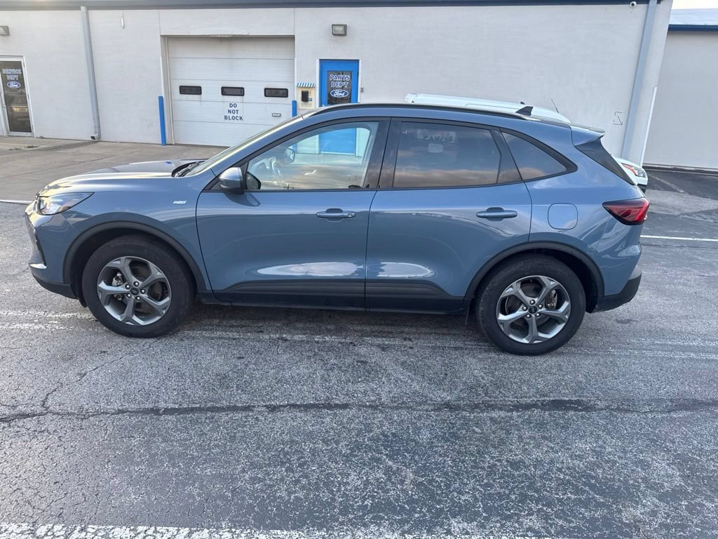 Certified 2025 Ford Escape ST-Line Select AWD/4WD image 7