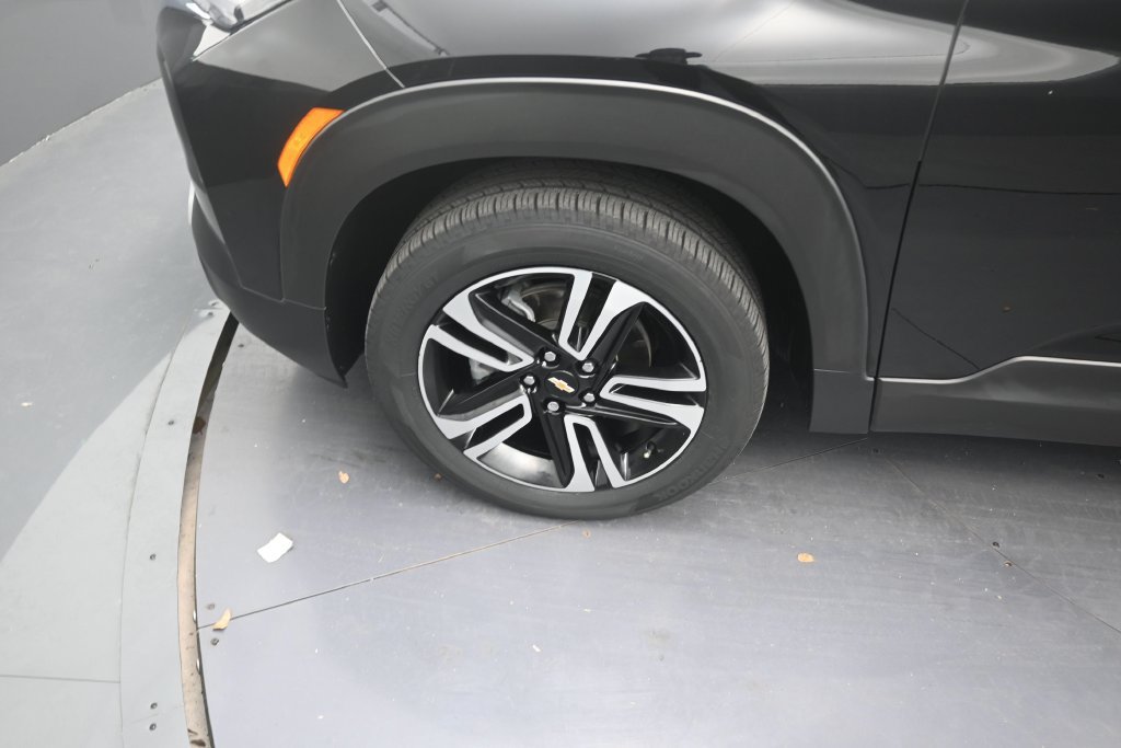 Used 2023 Chevrolet TrailBlazer LT w/ Convenience Package AWD/4WD image 9