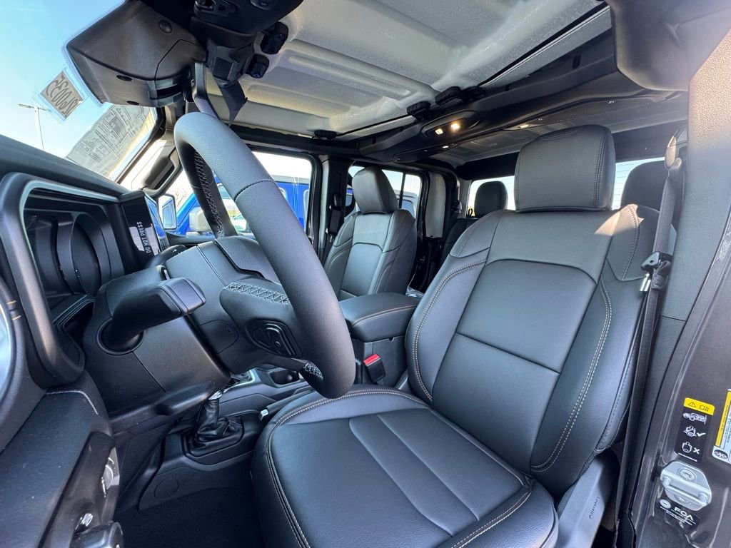 New 2026 Jeep Gladiator Sport AWD/4WD image 11