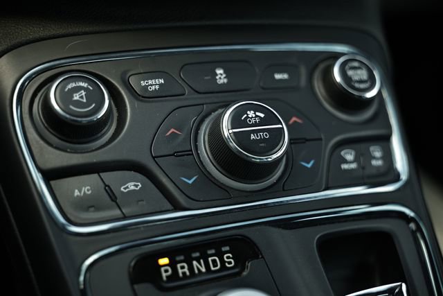 Used 2015 Chrysler 200 S w/ Navigation & Sound Group I image 39
