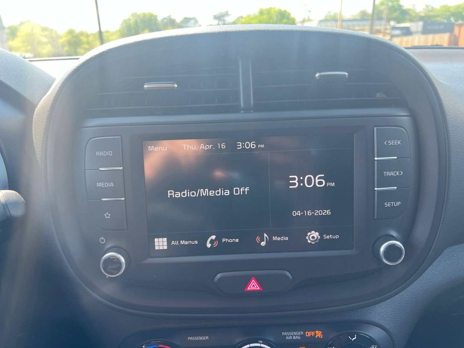 Used 2025 Kia Soul LX w/ LX Technology Package FWD image 20