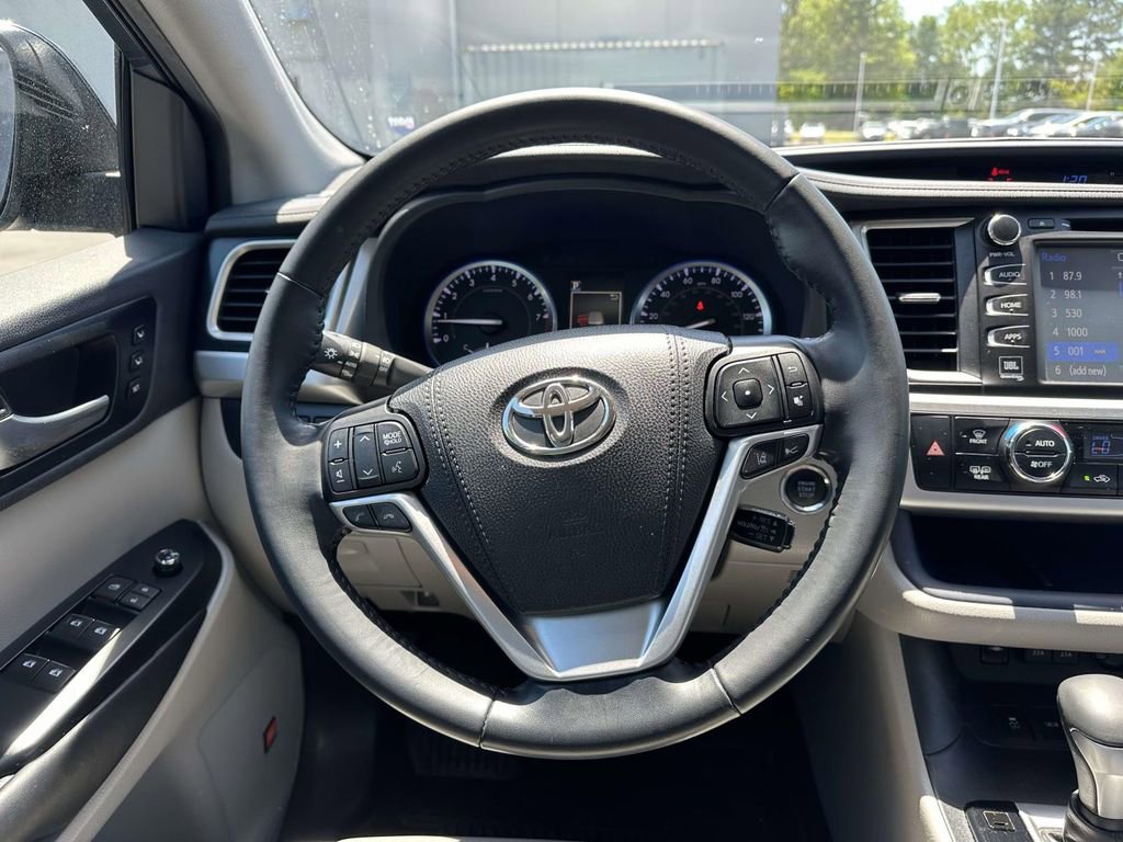 Used 2019 Toyota Highlander Limited AWD/4WD image 12