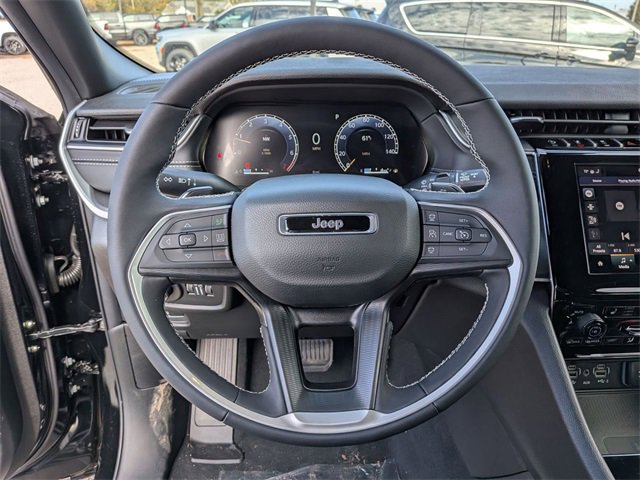 New 2025 Jeep Grand Cherokee Altitude image 18