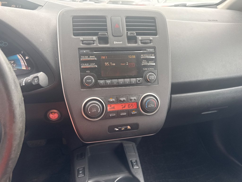 Used 2015 Nissan Leaf S w/ Charge Package FWD image 14
