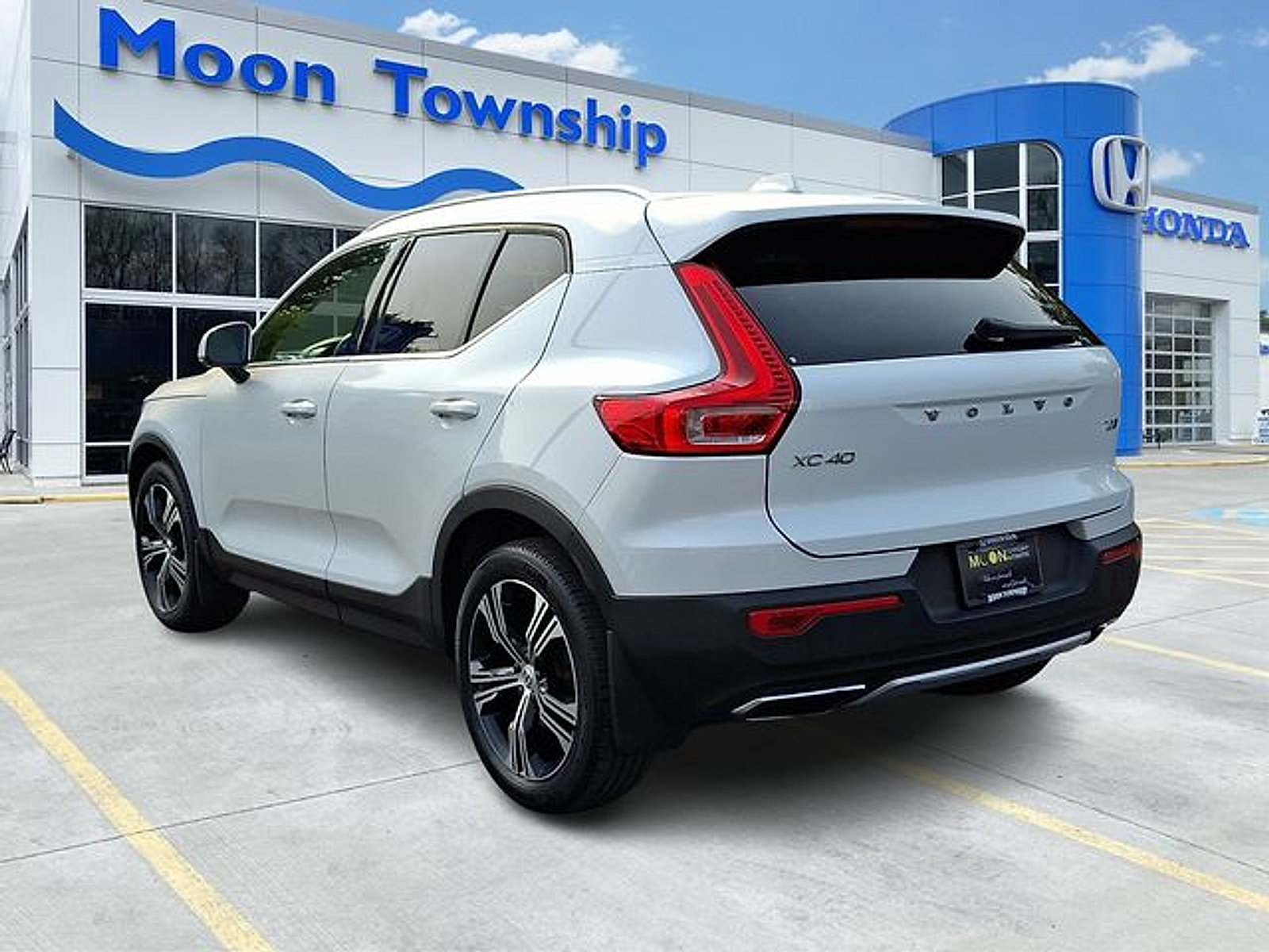 Used 2020 Volvo XC40 T5 Inscription w/ Protection Package AWD/4WD image 4
