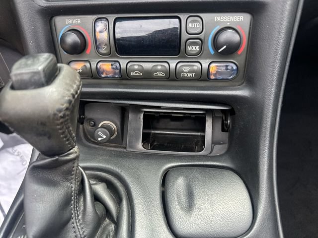 Used 2003 Chevrolet Corvette Convertible RWD image 19