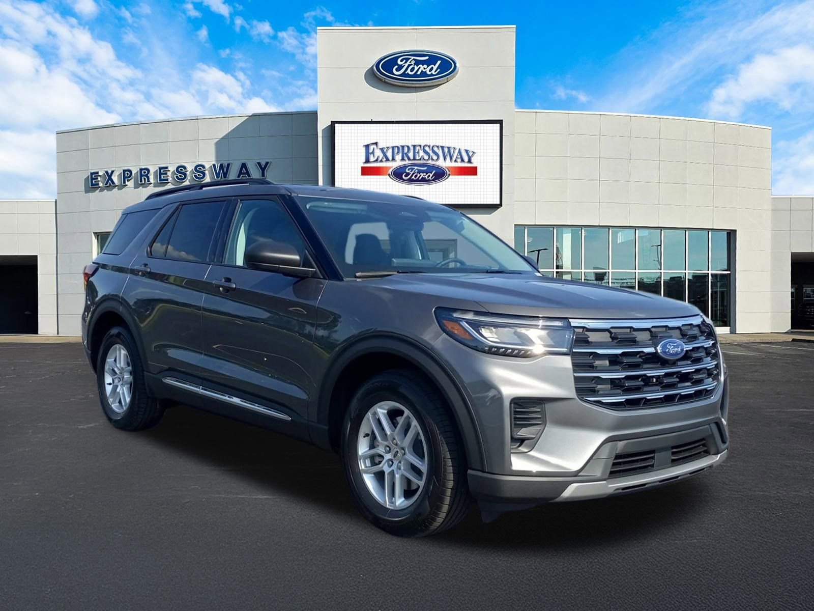 New 2025 Ford Explorer Active image 4