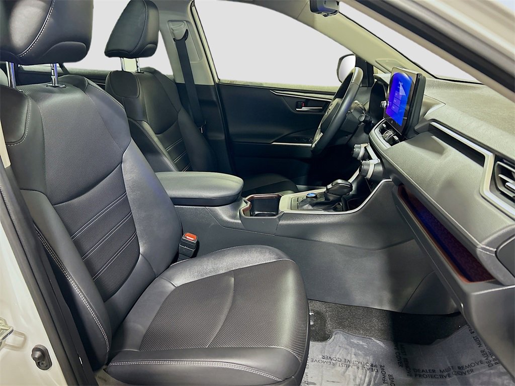 Used 2024 Toyota RAV4 Limited image 27