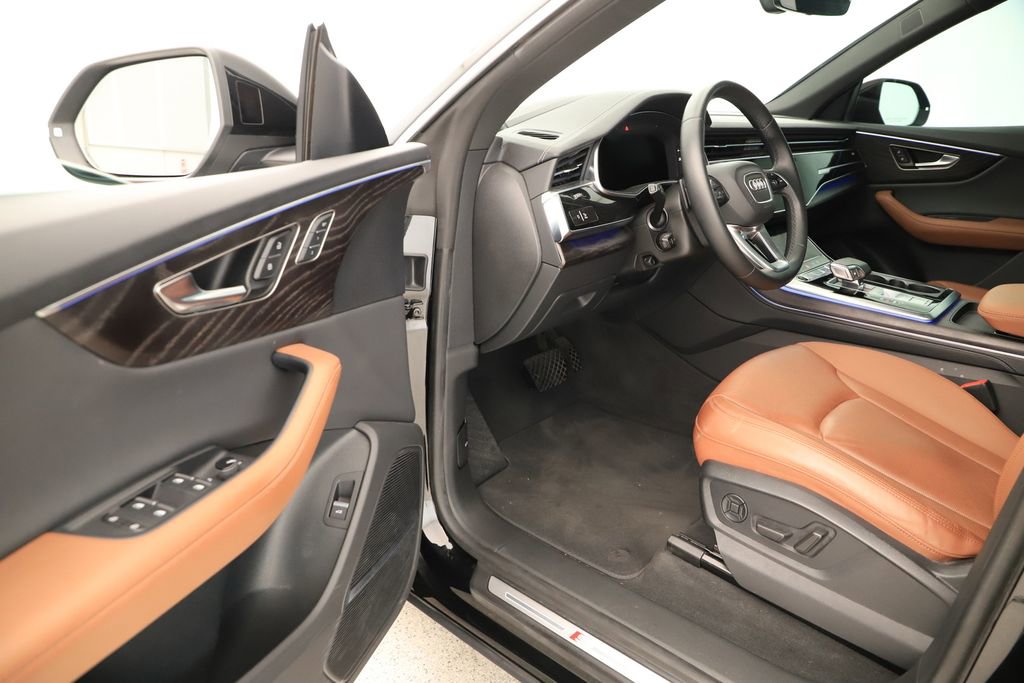 Used 2023 Audi Q8 Prestige w/ Prestige Package image 14