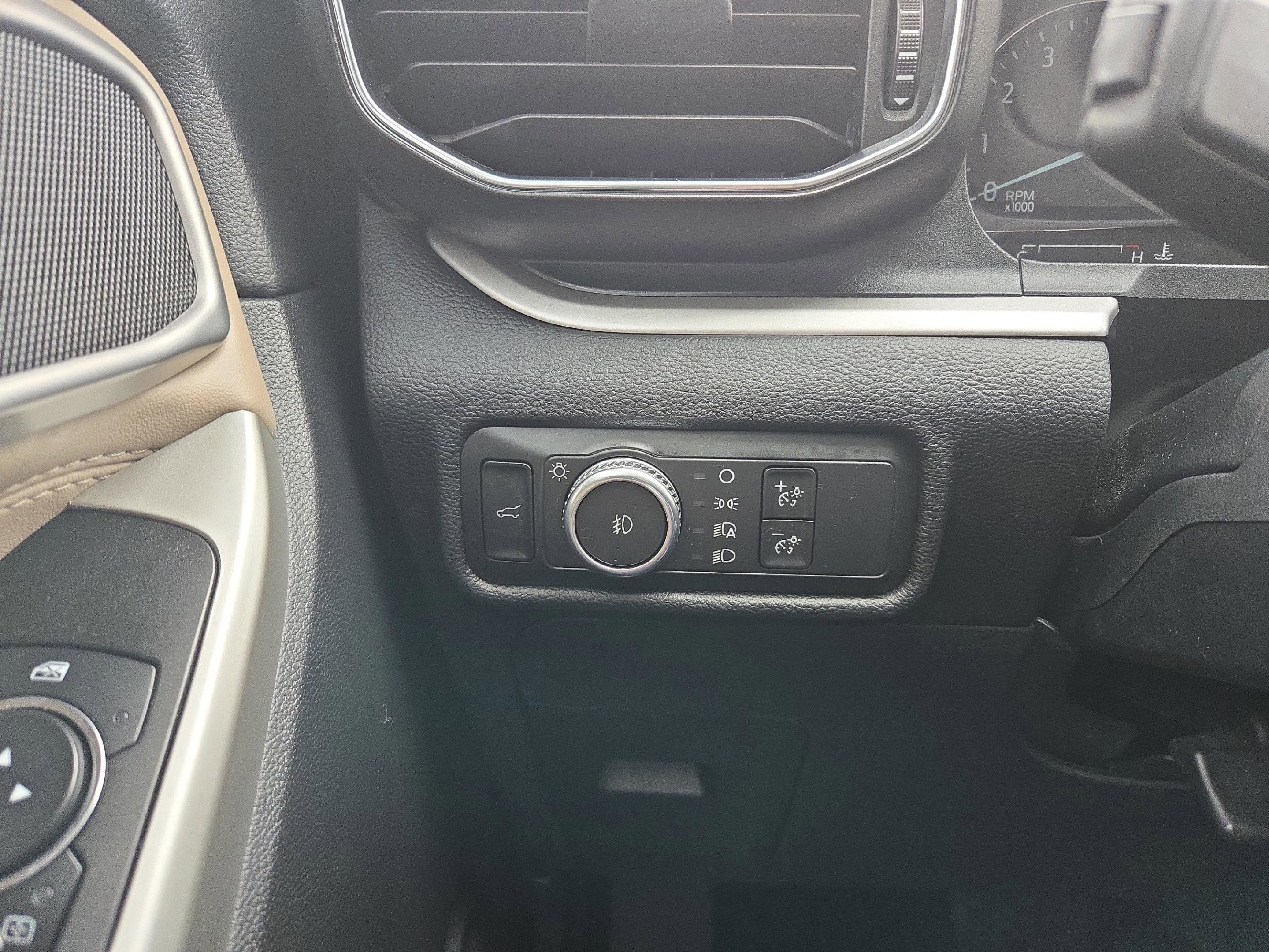 Used 2021 Ford Explorer XLT w/ Equipment Group 202A image 30