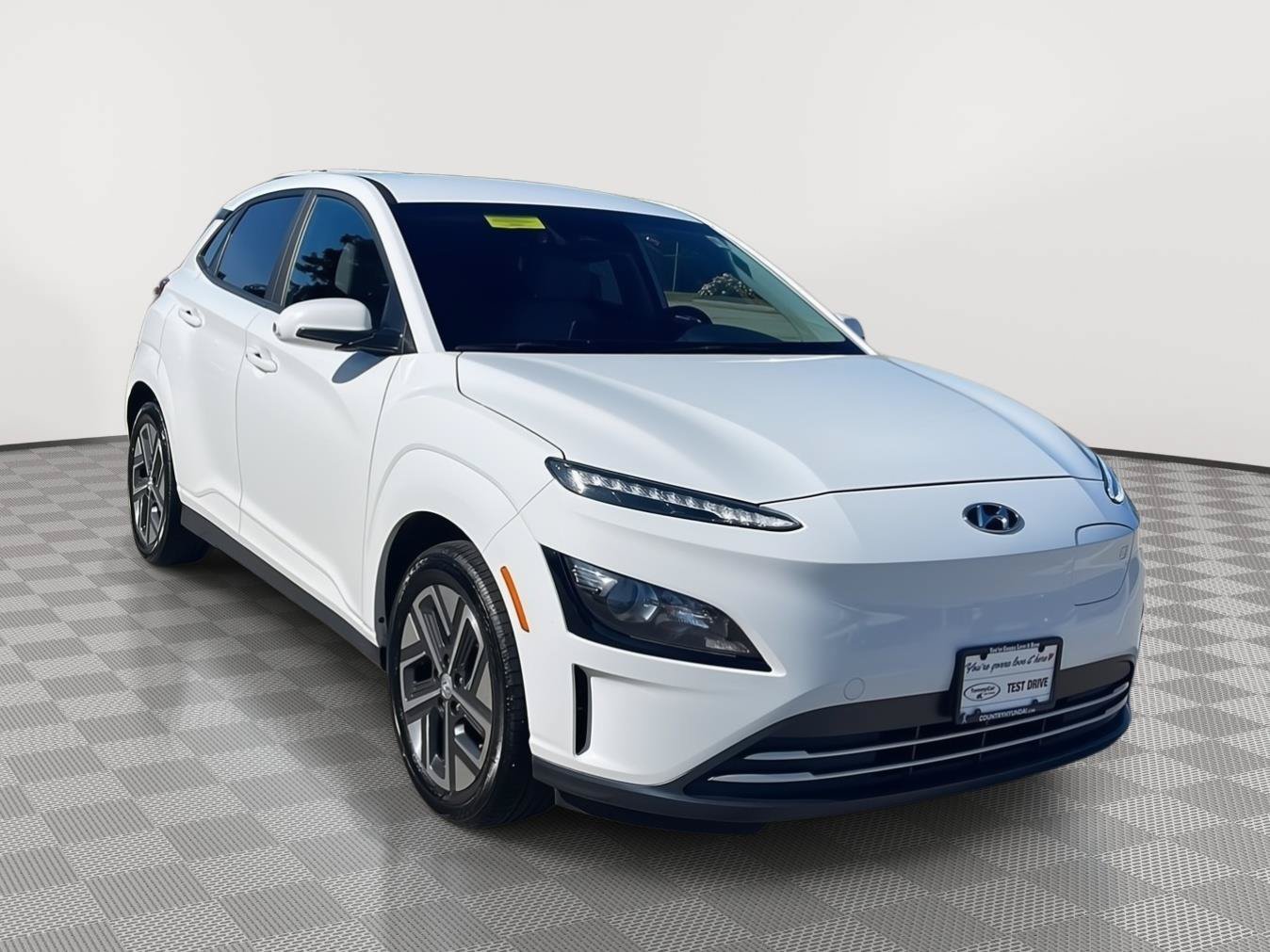 Certified 2023 Hyundai Kona SE w/ Cargo Package FWD image 3
