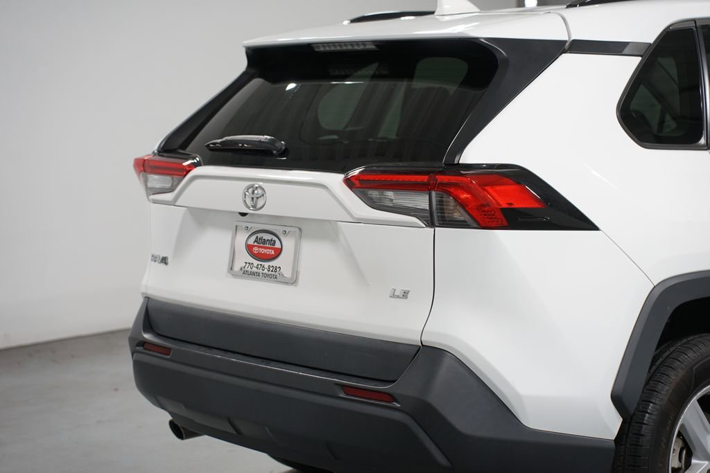 Used 2021 Toyota RAV4 LE image 9