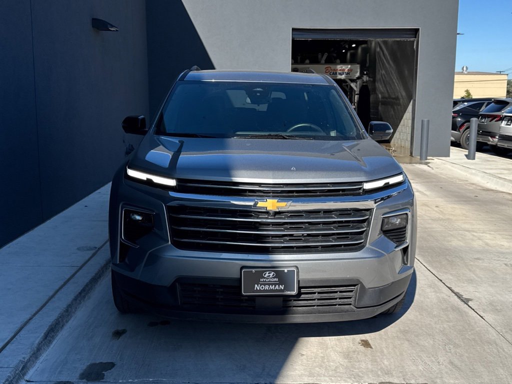 Used 2024 Chevrolet Traverse LT image 9