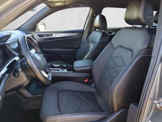 Used 2025 Volkswagen Atlas Cross Sport SE image 15