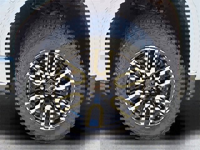 Certified 2022 GMC Sierra 1500 AT4 w/ AT4 Premium Package image 9