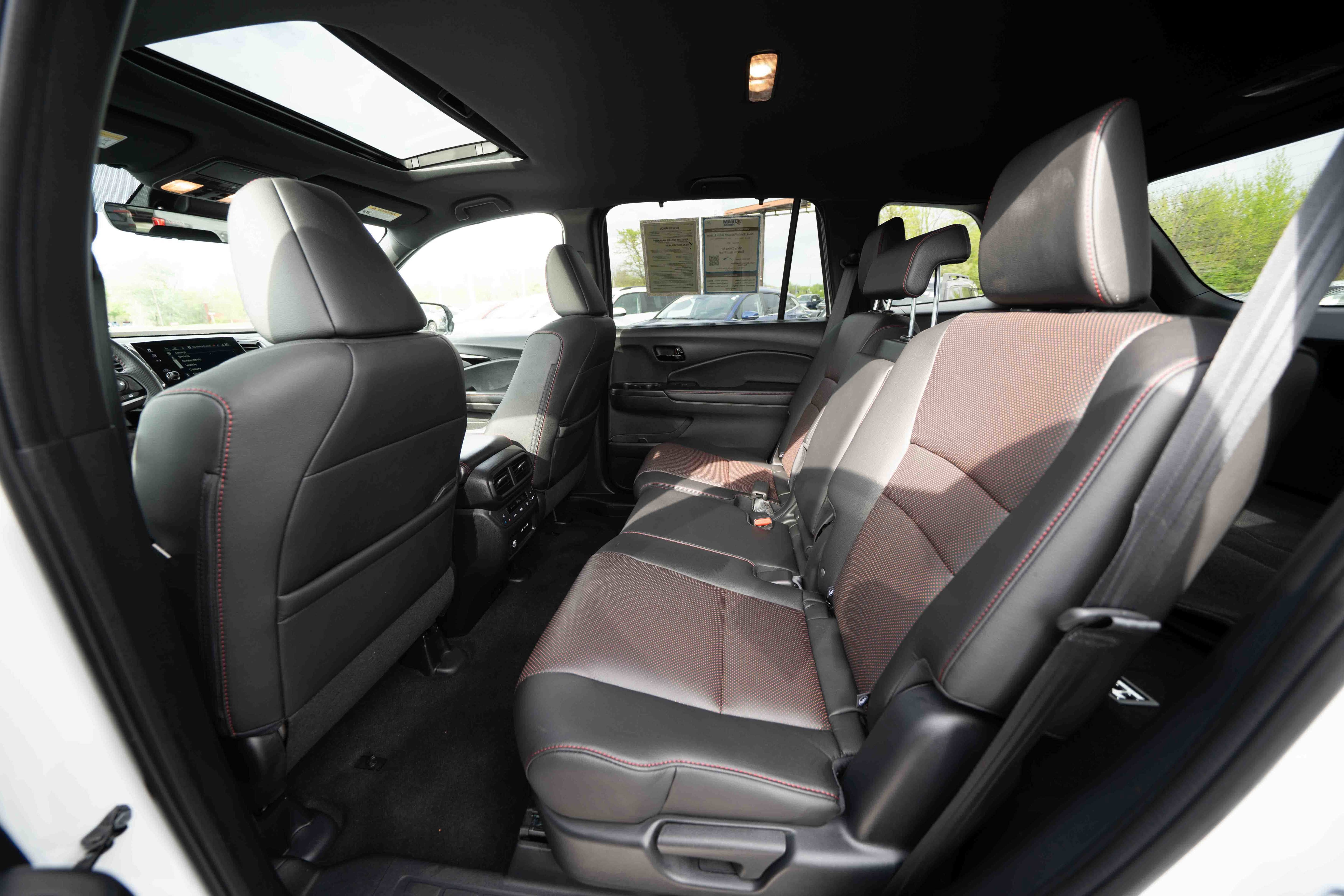 Used 2024 Honda Passport Black Edition image 23