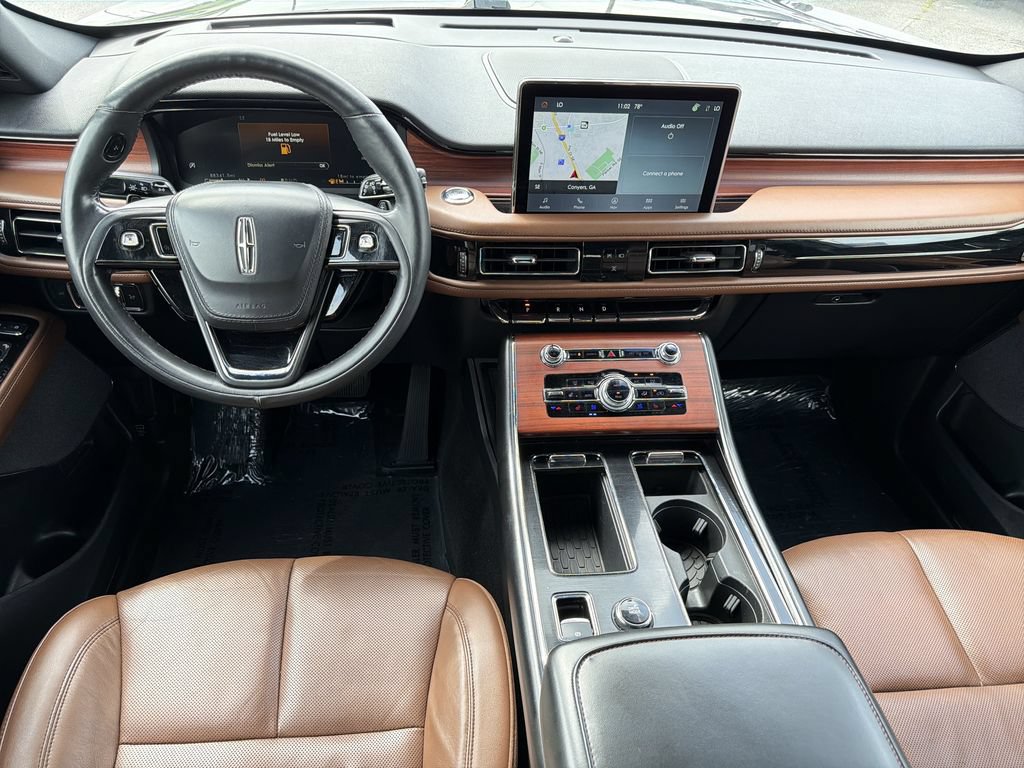 Used 2022 Lincoln Aviator Reserve w/ Equipment Group 201A AWD/4WD image 2