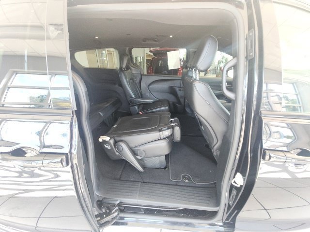 Used 2026 Chrysler Pacifica Select w/ S Appearance Package FWD image 37