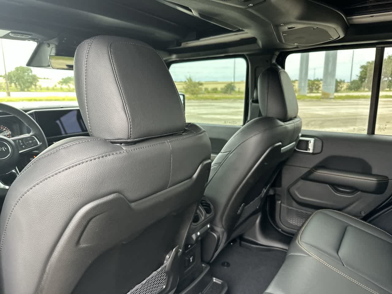 New 2027 Jeep Wrangler Unlimited Sahara AWD/4WD image 18