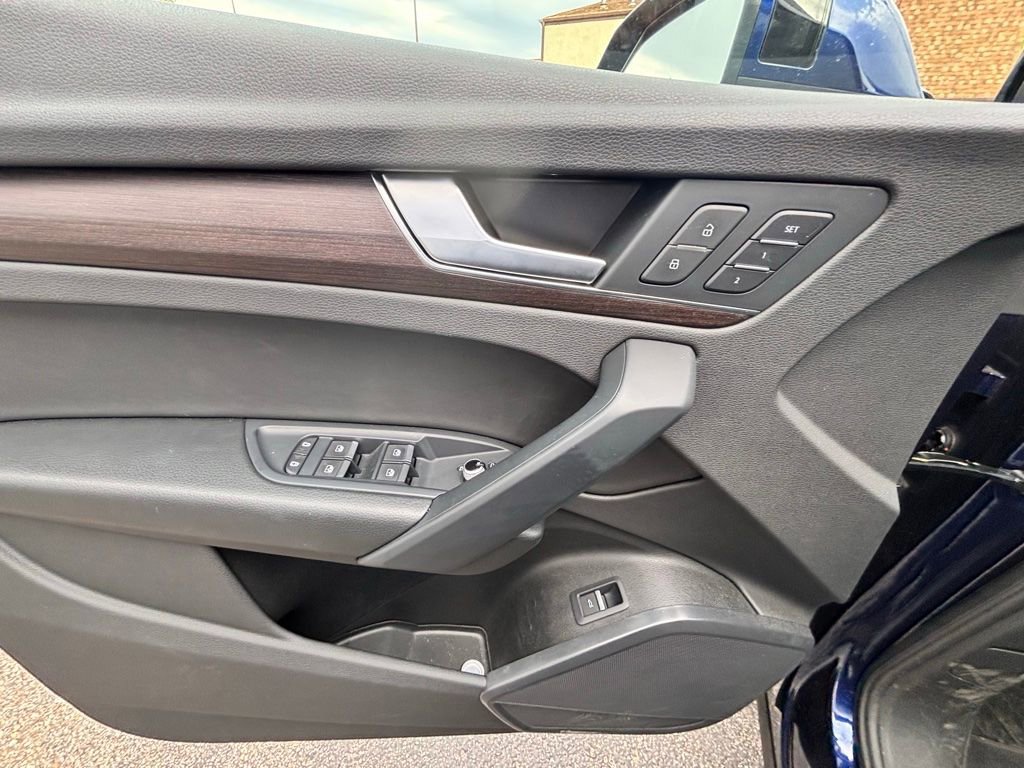 Used 2022 Audi Q5 2.0T Premium AWD/4WD image 9