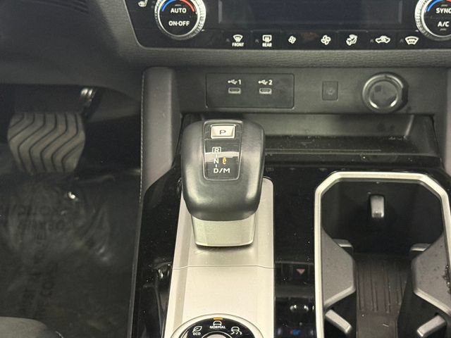 Used 2025 Mitsubishi Outlander AWD image 28