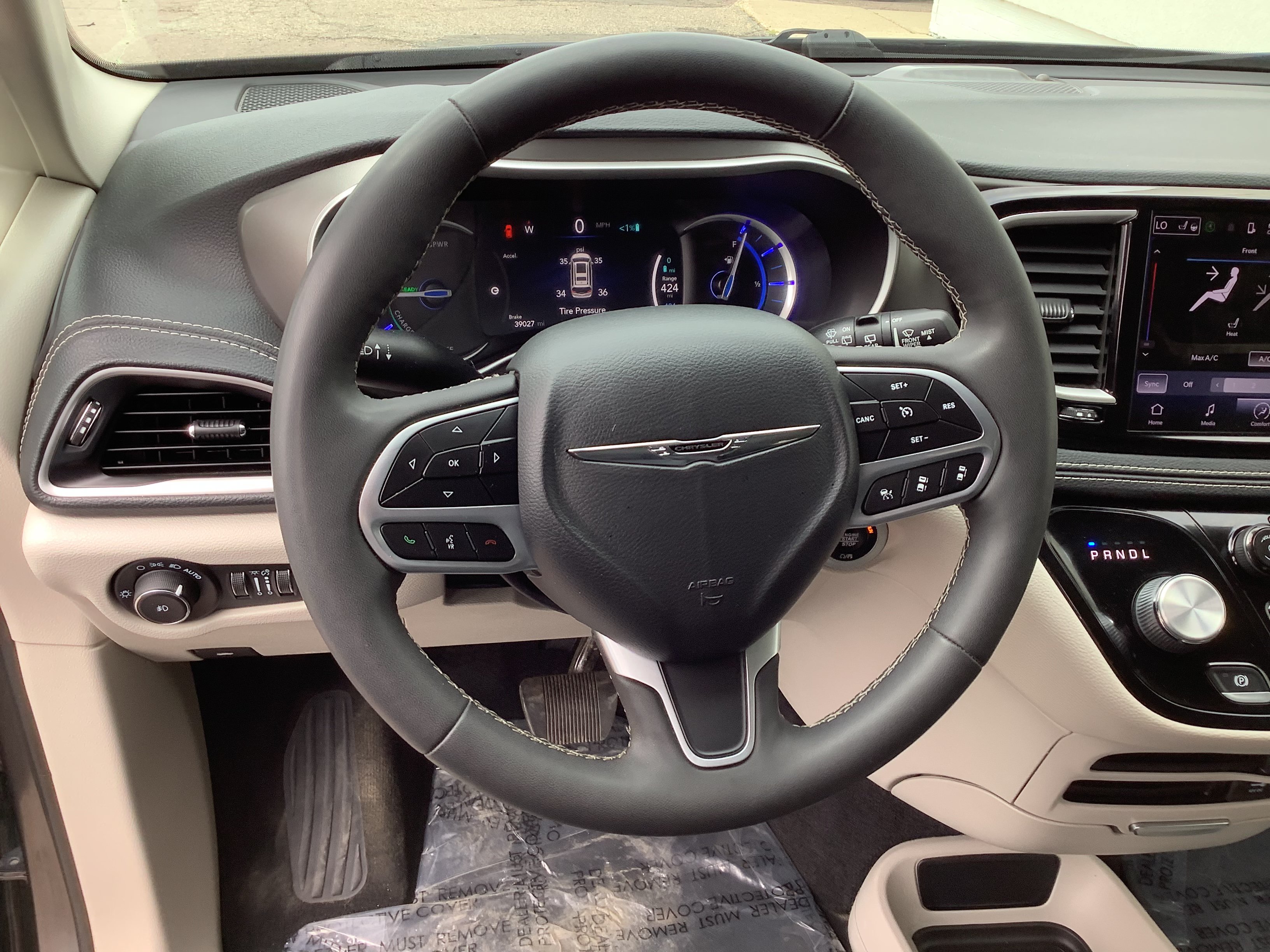 Used 2022 Chrysler Pacifica Touring-L FWD image 11
