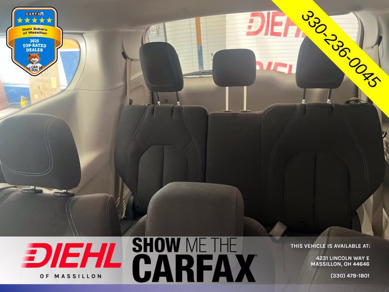 Used 2021 Chrysler Pacifica Touring w/ Cold Weather Group FWD image 19