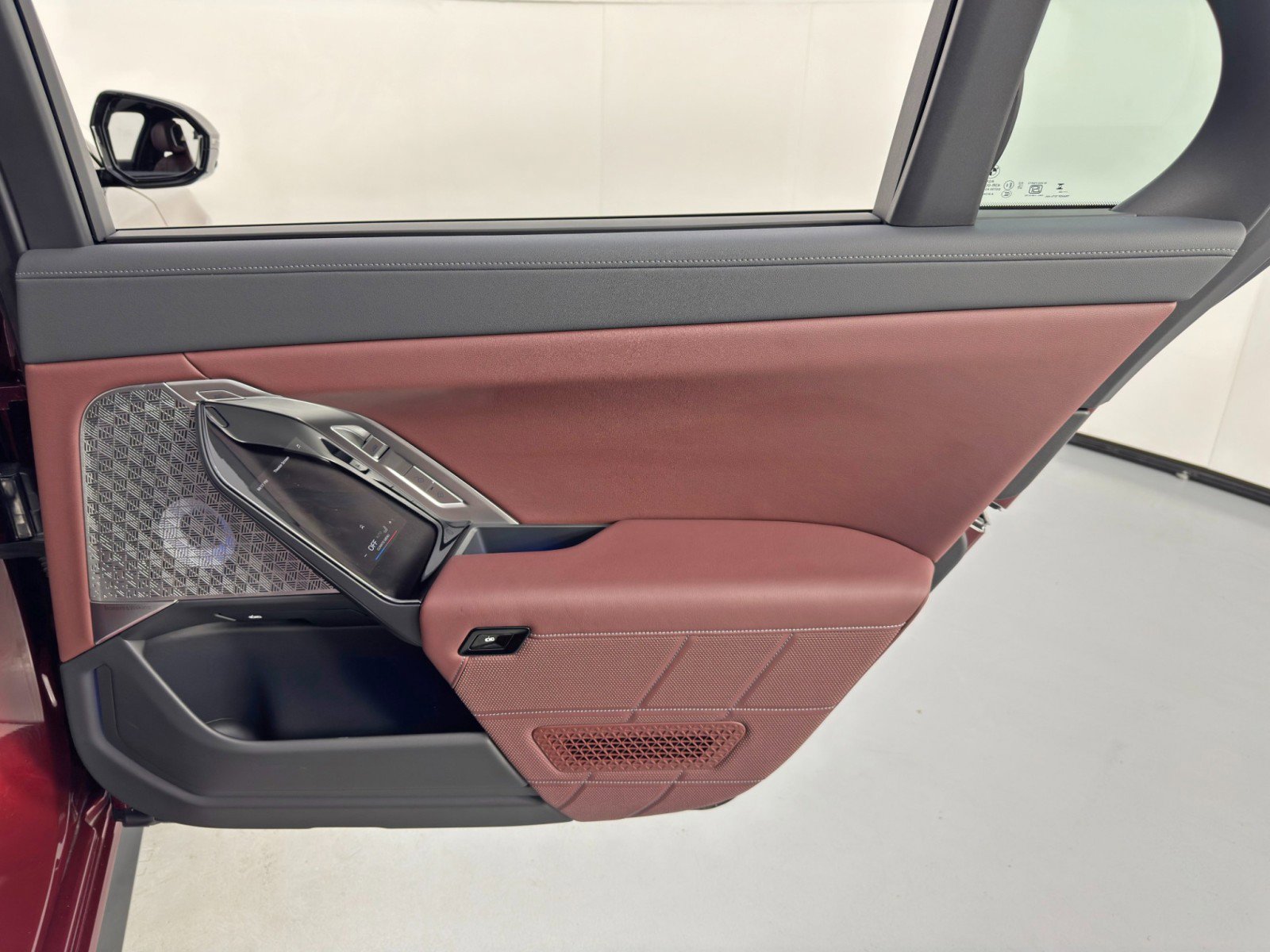 Used 2024 BMW i7 xDrive60 image 59