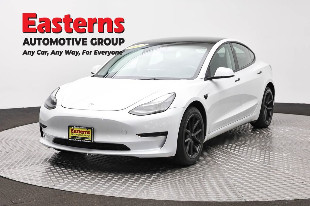 Used 2023 Tesla Model 3 Standard Range RWD image 1