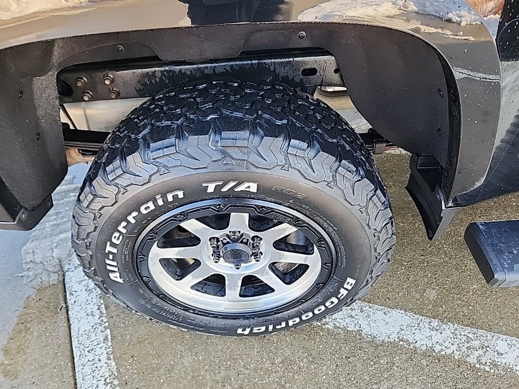 Used 2017 GMC Canyon SLT w/ Driver Alert Package image 24