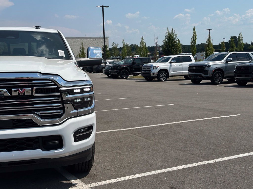 New 2026 RAM 3500 Laramie AWD/4WD image 43