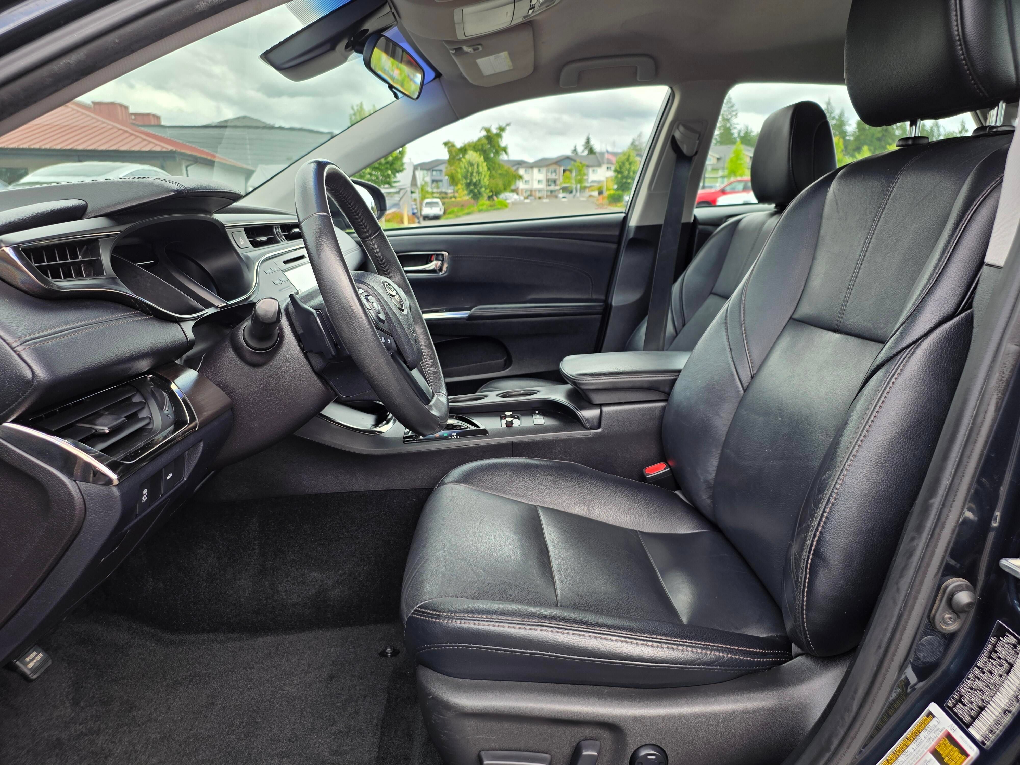 Used 2018 Toyota Avalon XLE FWD image 23