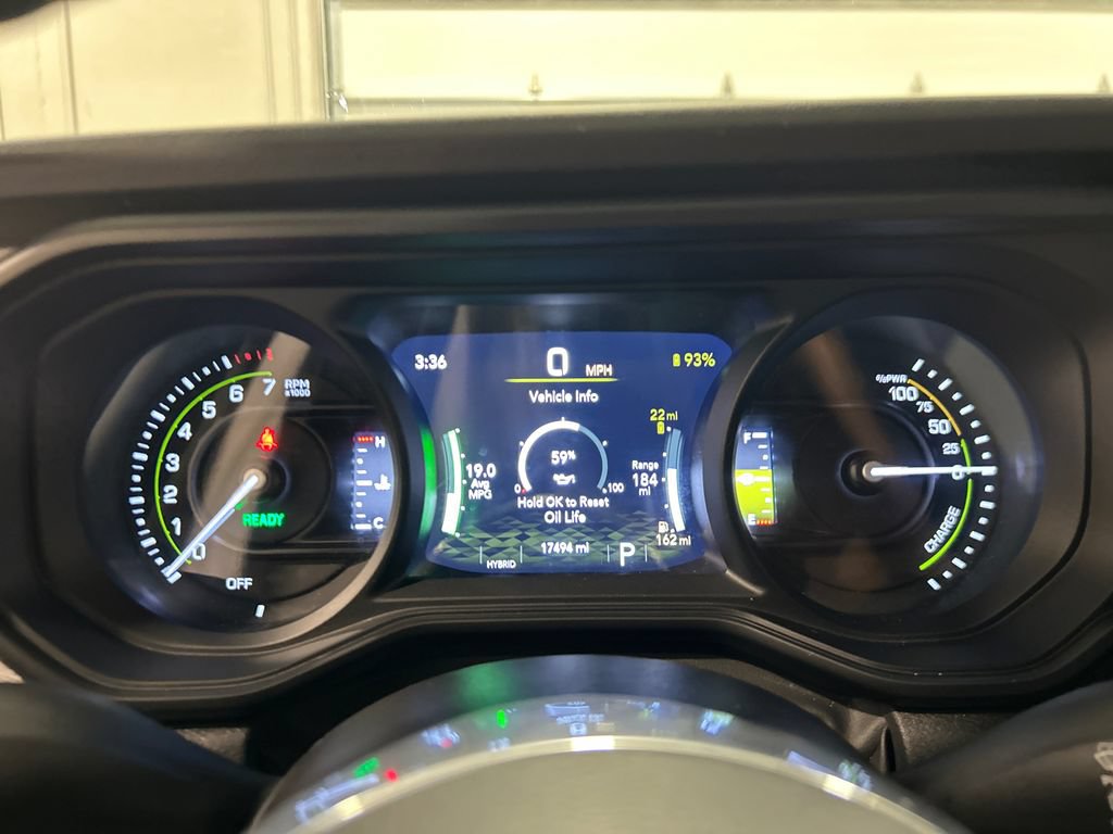 Used 2025 Jeep Wrangler Unlimited Sahara AWD/4WD image 21
