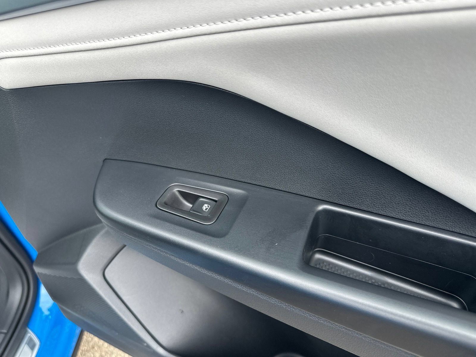Certified 2025 Volkswagen Taos SE AWD/4WD image 38