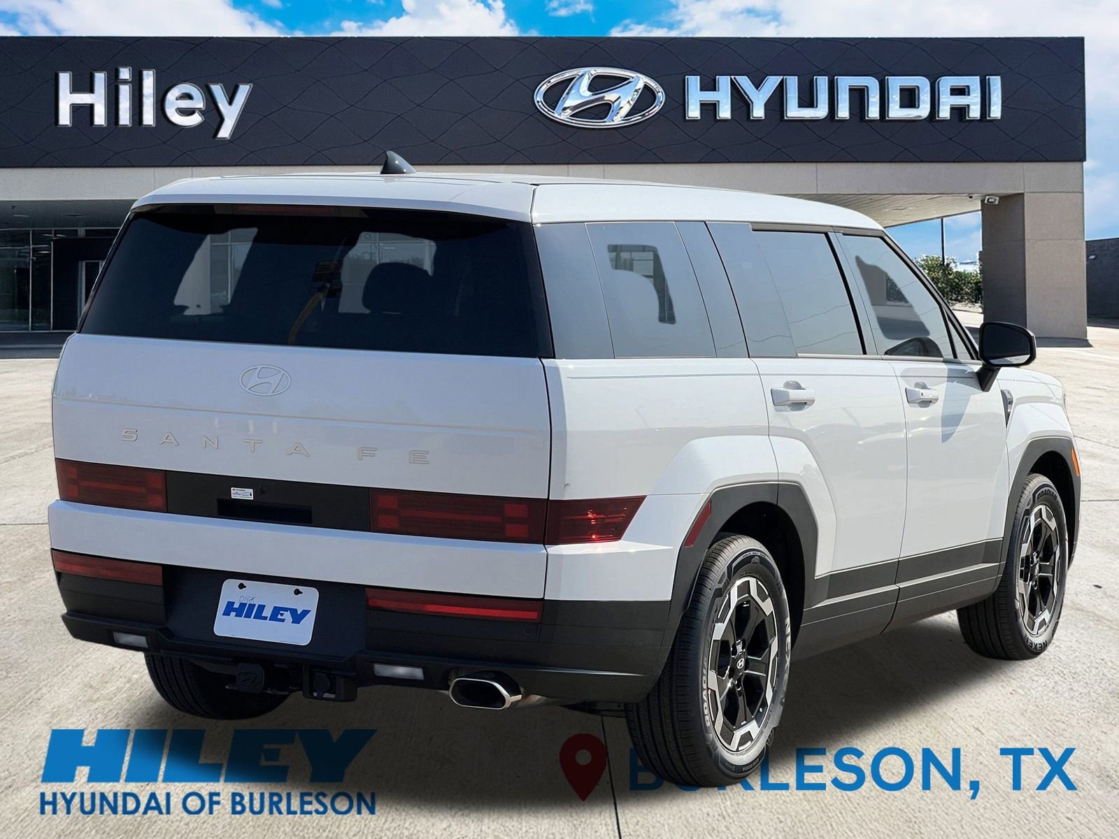 New 2026 Hyundai Santa Fe SE w/ Tow & Go Package FWD image 4