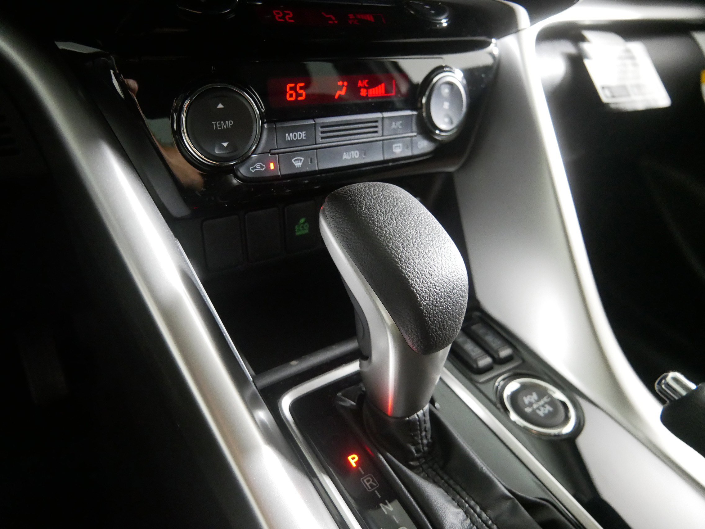 New 2025 Mitsubishi Eclipse Cross LE image 7