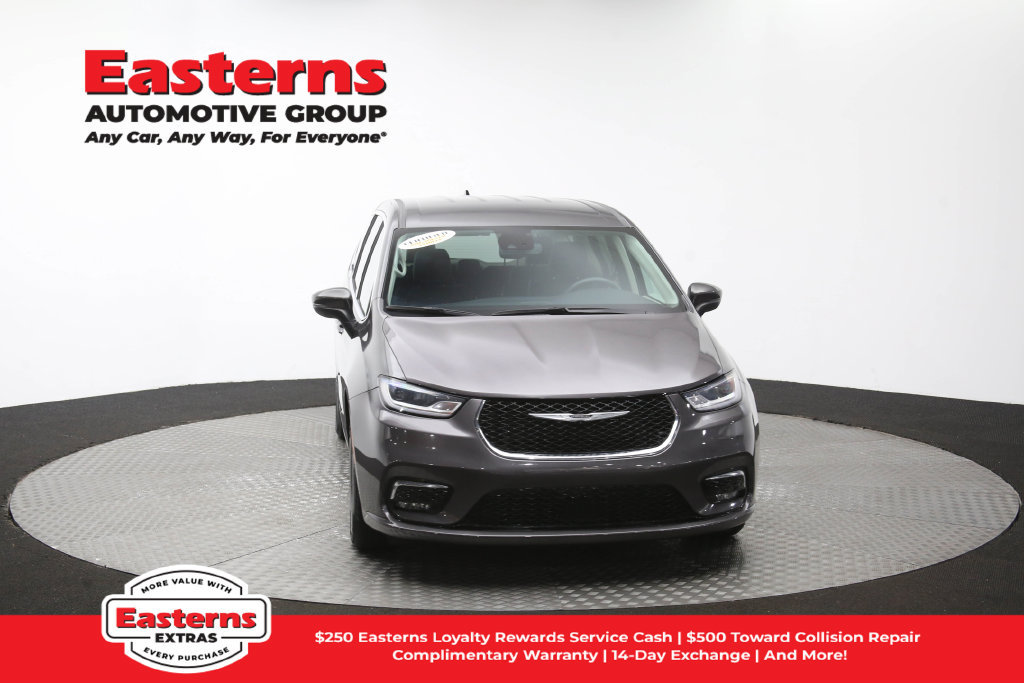 Used 2023 Chrysler Pacifica Touring-L FWD image 54