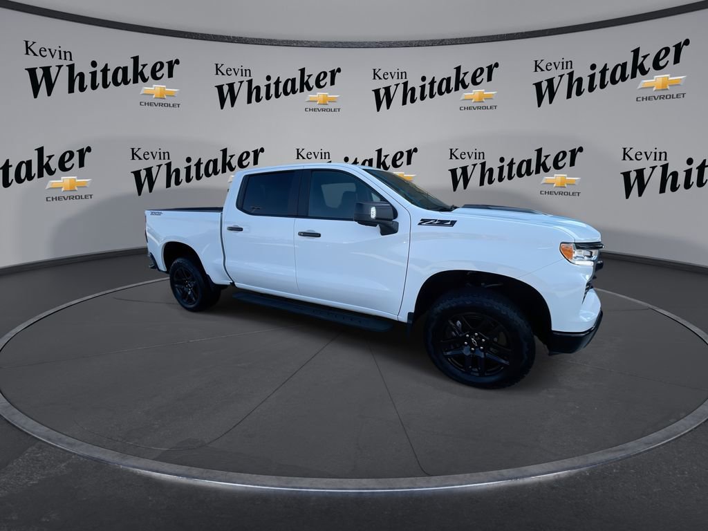 Used 2025 Chevrolet Silverado 1500 LT Trail Boss w/ Convenience Package II image 2