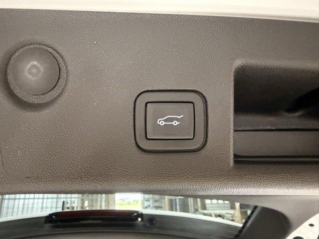 Used 2024 Chevrolet Equinox LT w/ LPO, Floor Liner Package image 37