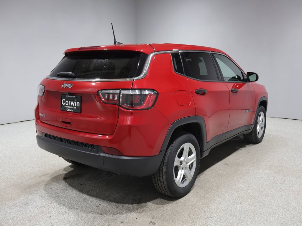 Used 2024 Jeep Compass Sport AWD/4WD image 2