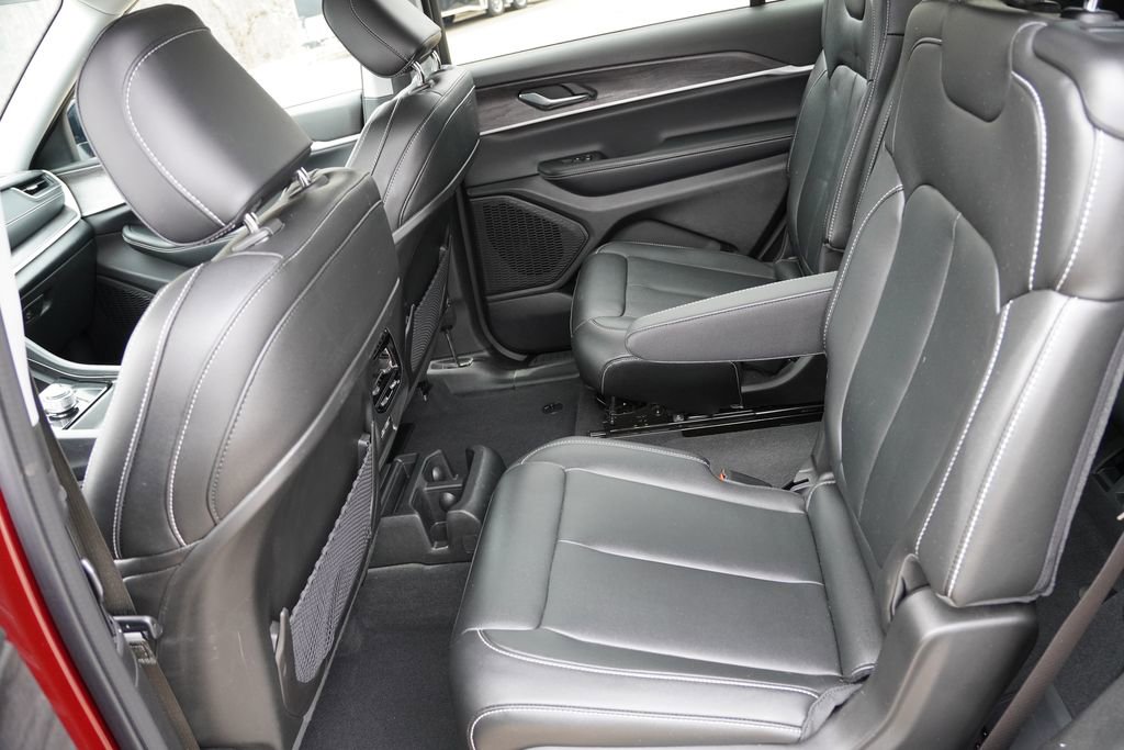 Certified 2024 Jeep Grand Cherokee L Limited image 17