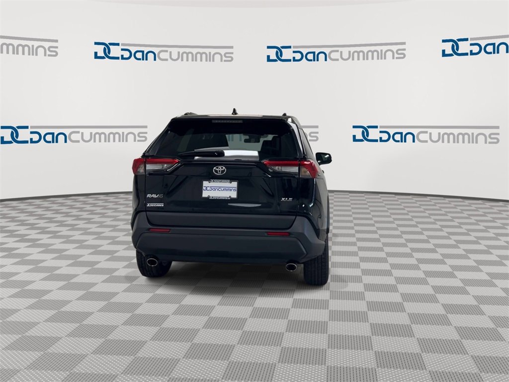 Used 2023 Toyota RAV4 XLE image 7