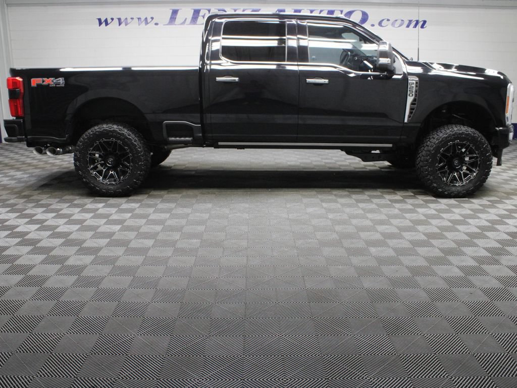 Used 2023 Ford F250 Platinum AWD/4WD image 2