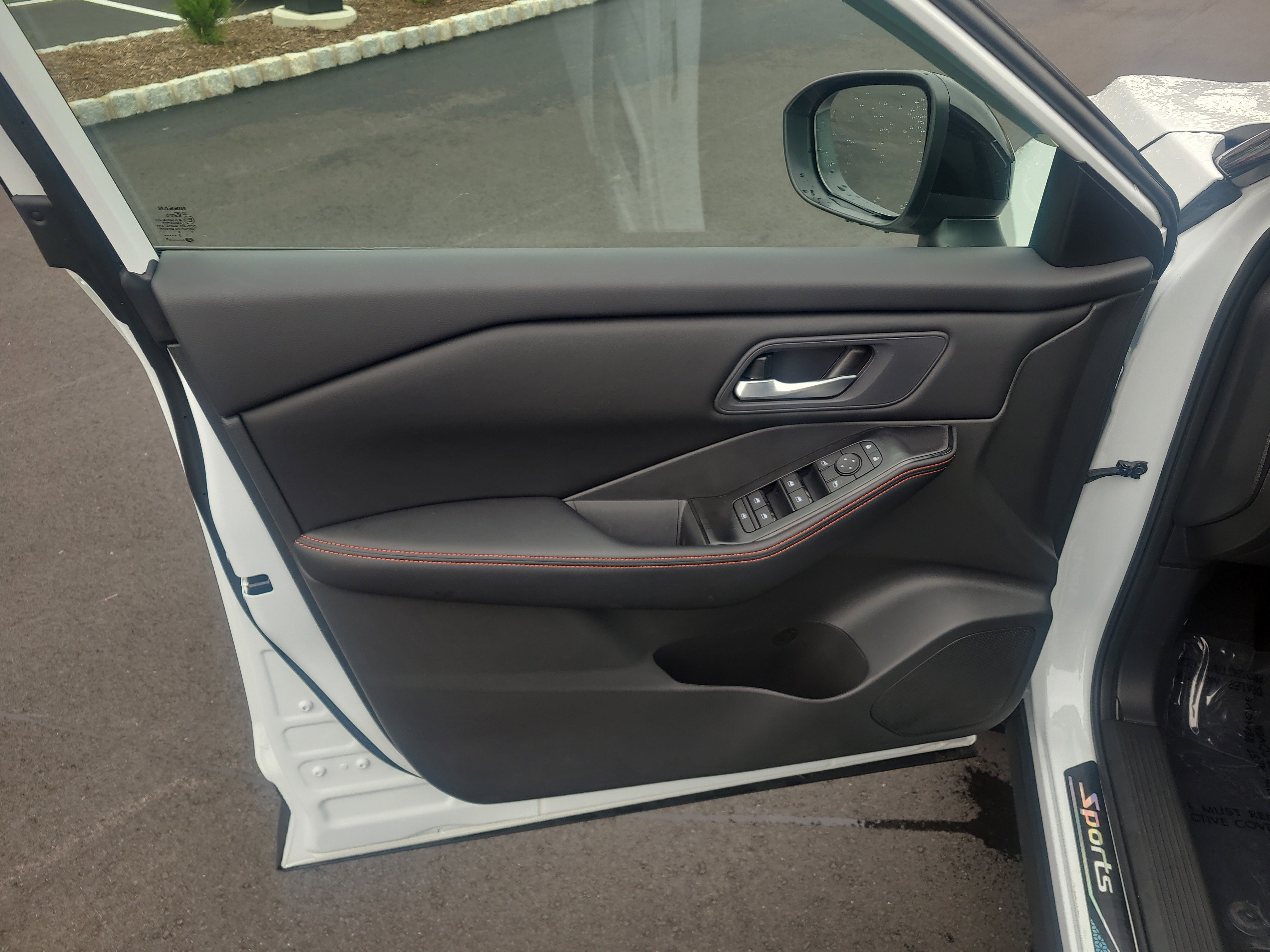 Used 2026 Nissan Rogue SV image 15