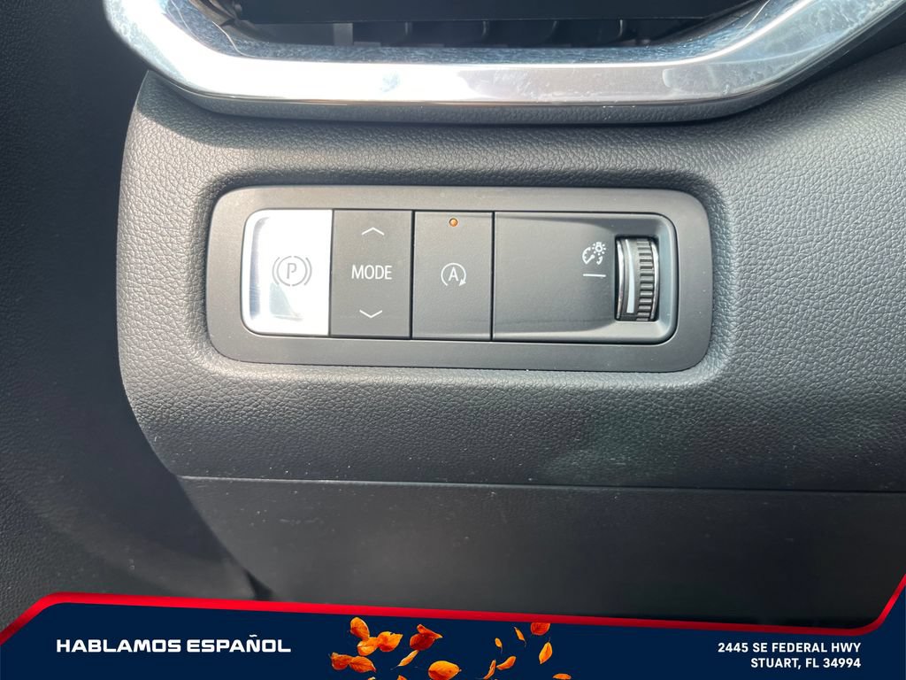 Used 2026 GMC Acadia Elevation w/ Elevation Premium Package FWD image 18