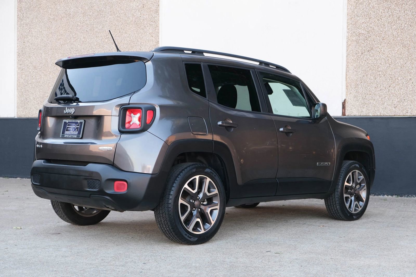 Used 2017 Jeep Renegade Latitude image 15