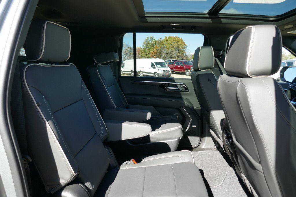 New 2026 Chevrolet Suburban Premier image 12