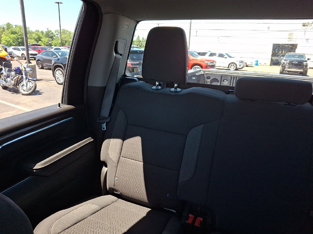 Used 2025 Chevrolet Silverado 2500 LT w/ Convenience Package AWD/4WD image 19