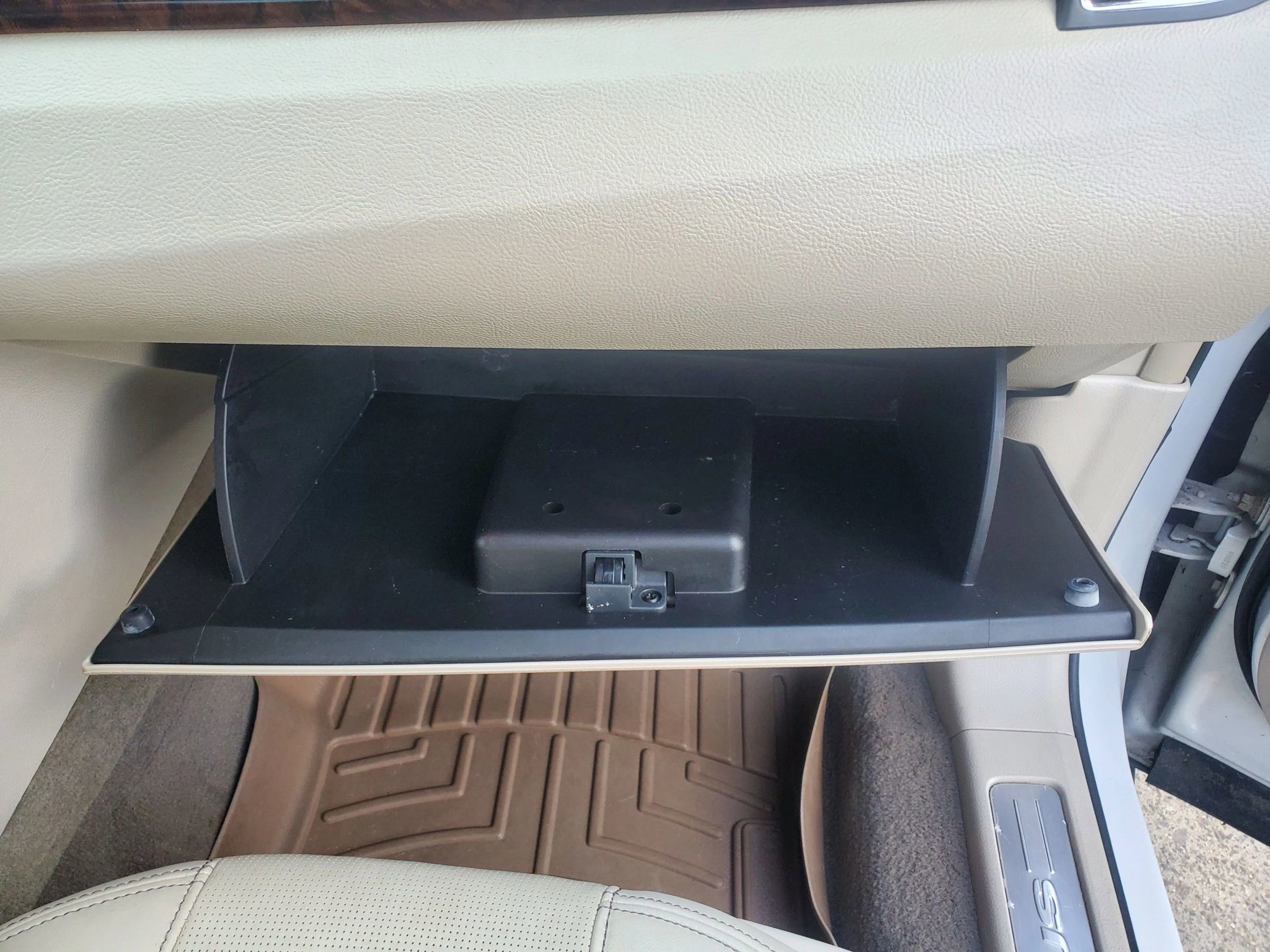 Used 2011 Ford Taurus Limited w/ 303A Rapid Spec Order Code image 32