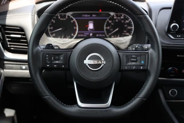 Used 2022 Nissan Rogue SV w/ SV Premium Package FWD image 16